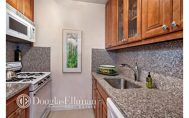 Sold by Douglas Elliman | media 4