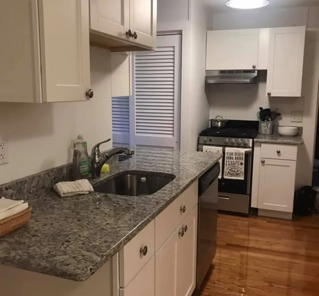 3 bed, 999 sqft, $5,000 — Photo 4