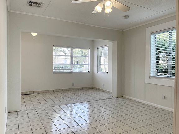 2nd image of 700 W 1st St