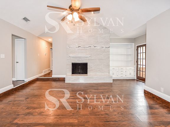 4th image of 2207 Crooked Oak Ct