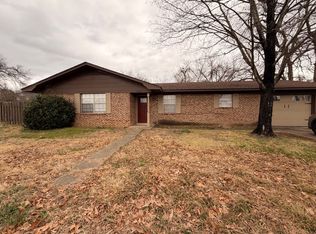 906 N Boston Ave, Russellville, AR 72801