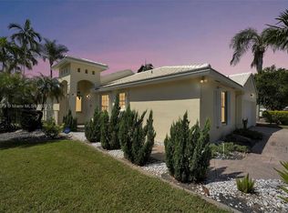 15200 Wilshire Way, Pembroke Pines, FL 33027