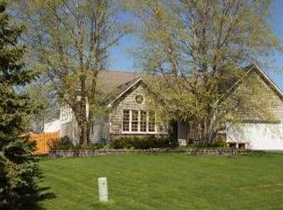 8374 Timberwood Rd, Woodbury, MN 55125