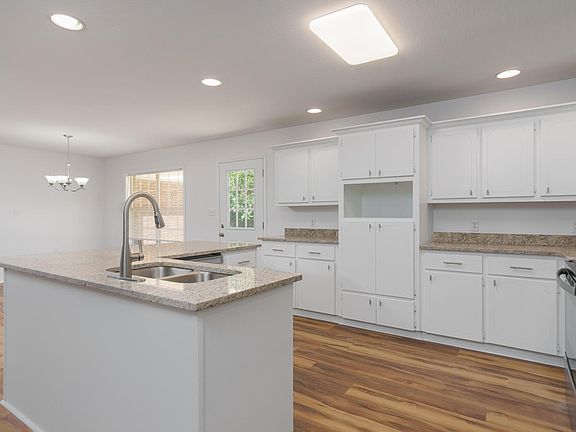 5th image of 305 N 21st Ave