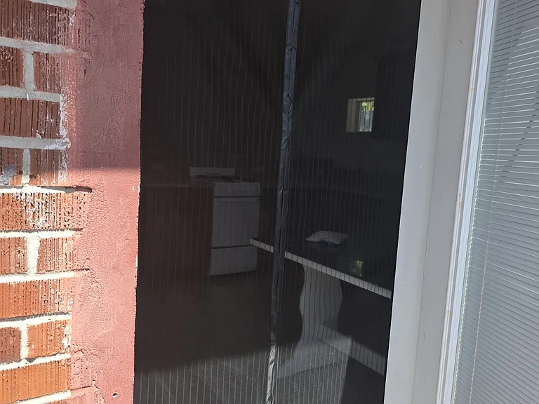Wellington St — Photo 16