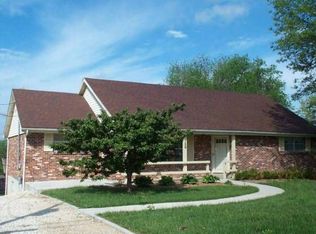 729 Scott Station Rd, Jefferson City, MO 65109