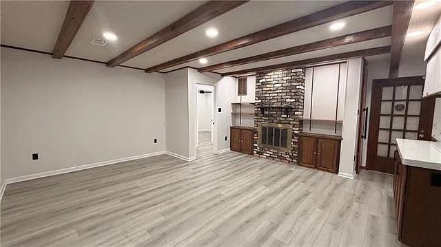 4 bed, 2.0 bath, 2300 sqft, $2,500 — Photo 4