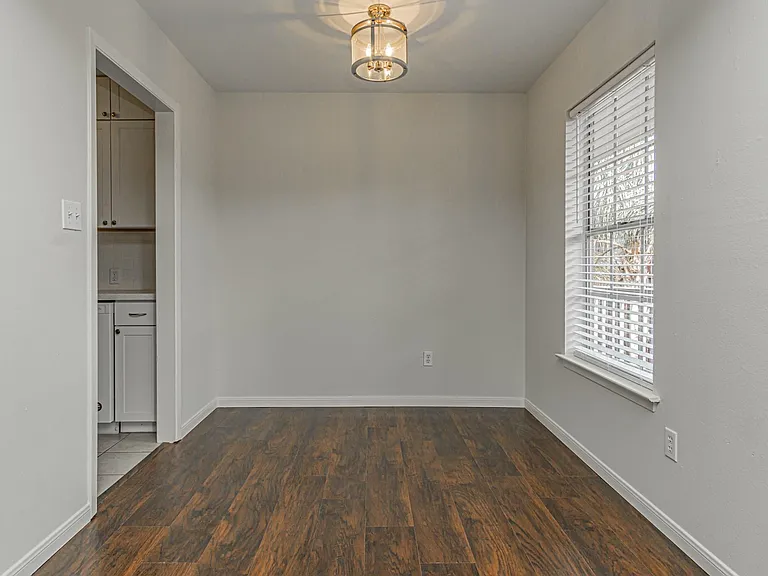 600 19th St #11 — Photo 7