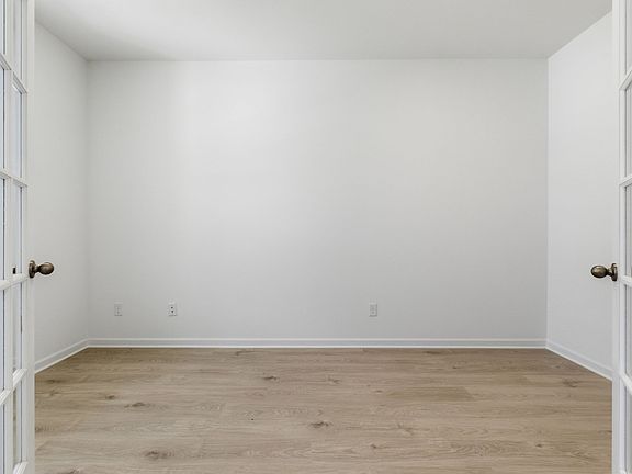 5th image of 2295 Wallace Way