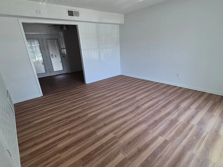 852 Garnet St — Photo 7