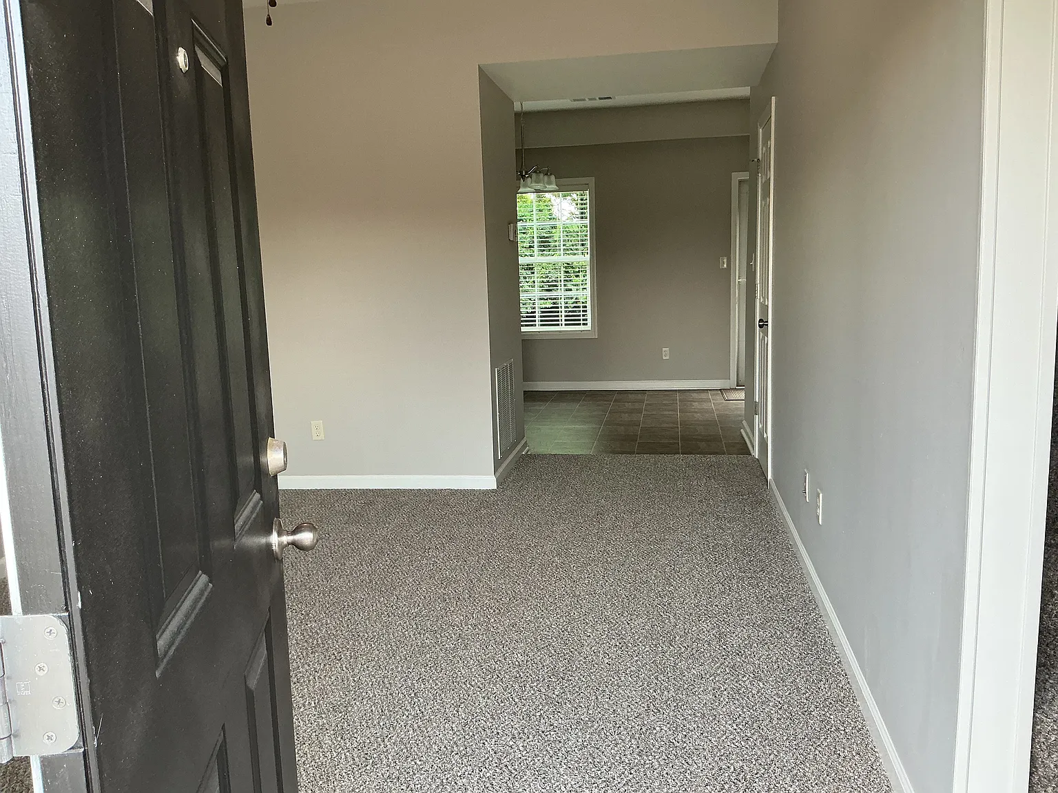 2 bed, 2.5 bath, 1424 sqft, $1,225 — Photo 3