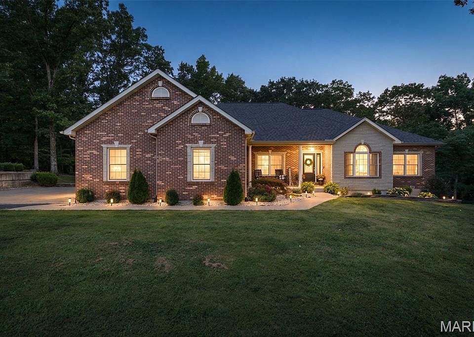 1st image of 3305 Magnolia Ln