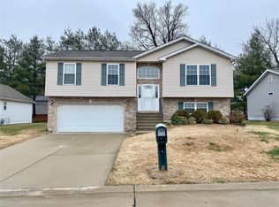 1468 Manchester Dr, O'Fallon, IL 62269