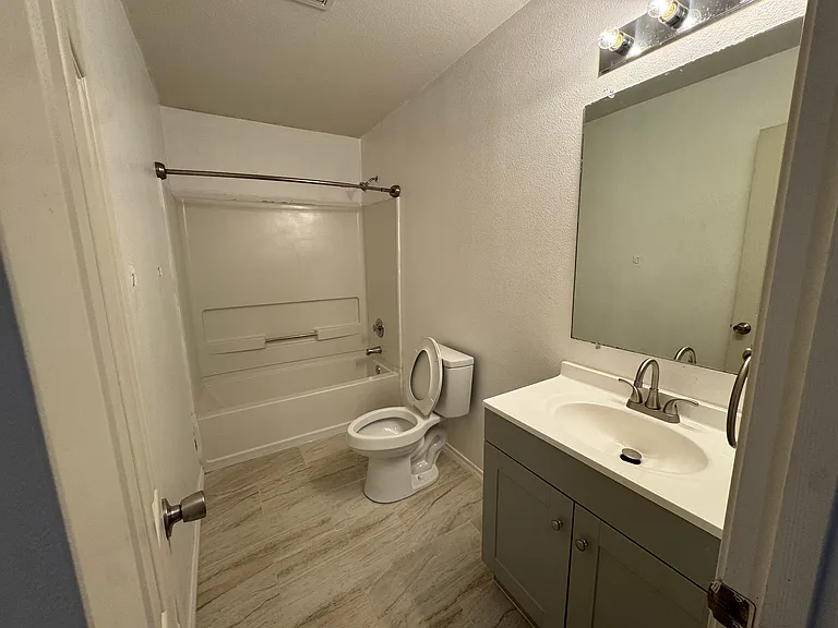 6230 Cypress Rose — Photo 11