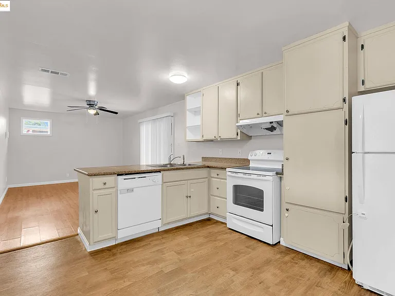 1209 Tulip Dr #1209 — Photo 37
