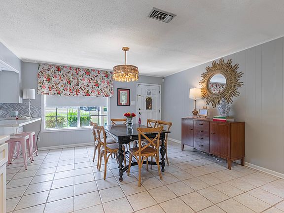 4th image of 261 Trace Dr