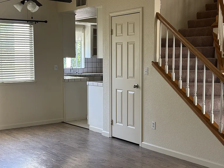 2317 Quail Meadow Dr — Photo 3