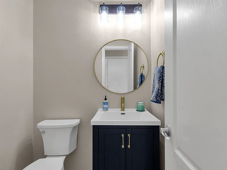 4365 E Morrow Dr — Photo 6