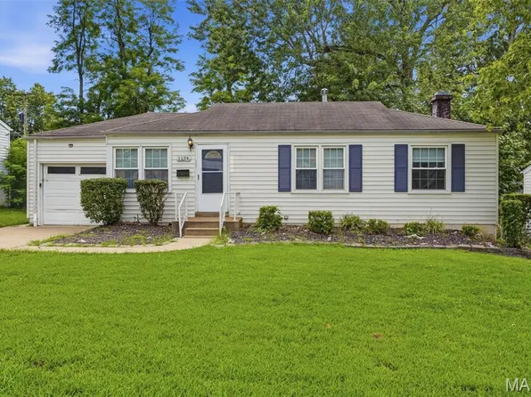 1134 Roxton Dr, Saint Louis, MO 63137
