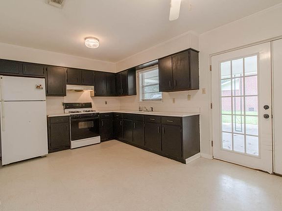 3rd image of 123 Gahan Dr