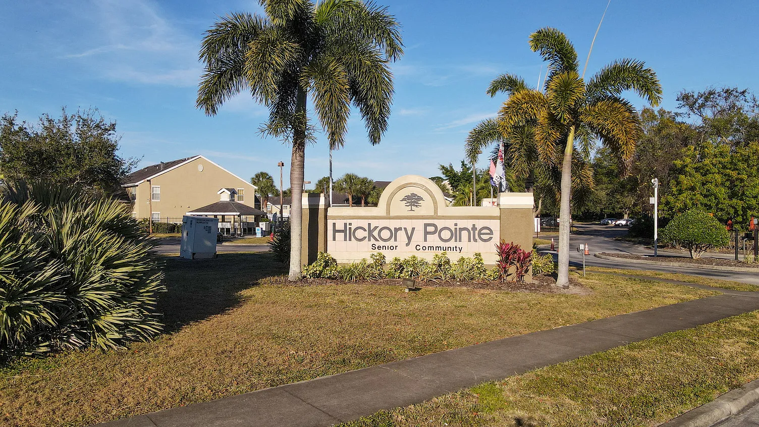Hickory Pointe Apartments — Photo 1