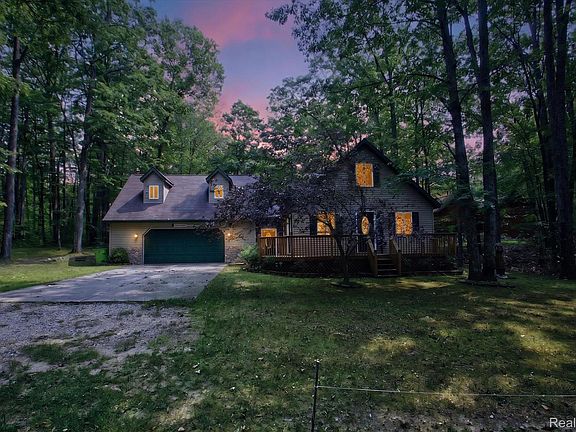 2nd image of 144 Garfield Blvd