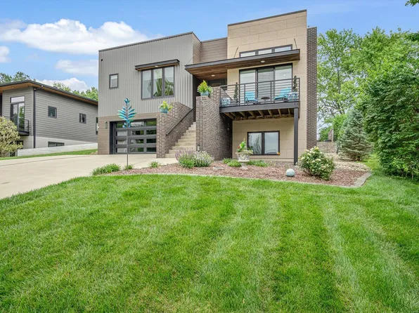 512 E Lake Dr, Edwardsville, IL 62025