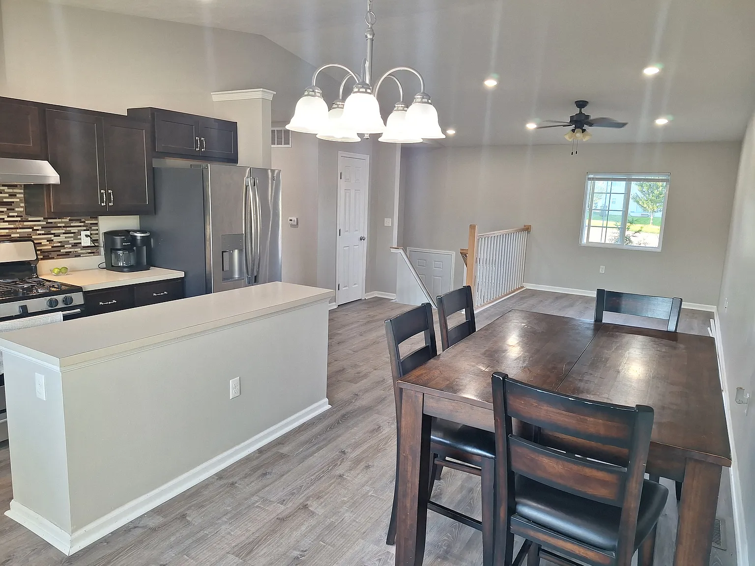 4 bed, 1800 sqft, $2,400 — Photo 3