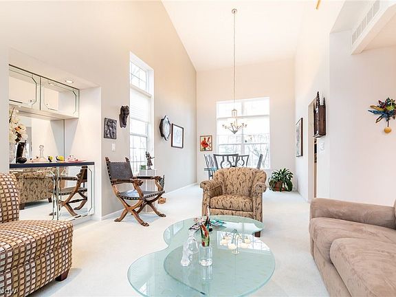 5th image of 2556 Walton Blvd