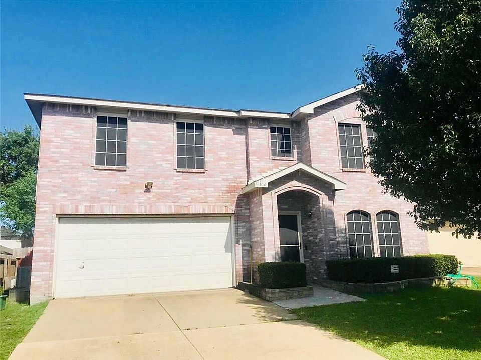 1st image of 104 Hideaway Cir