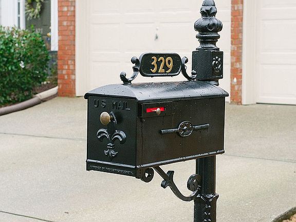4th image of 329 Balaban Cir