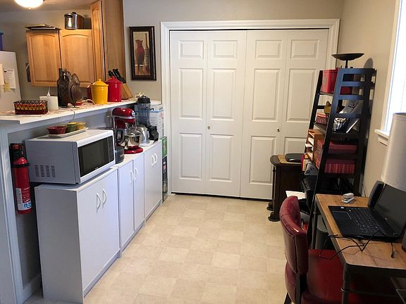 4th image of 3628 81st Ave SW