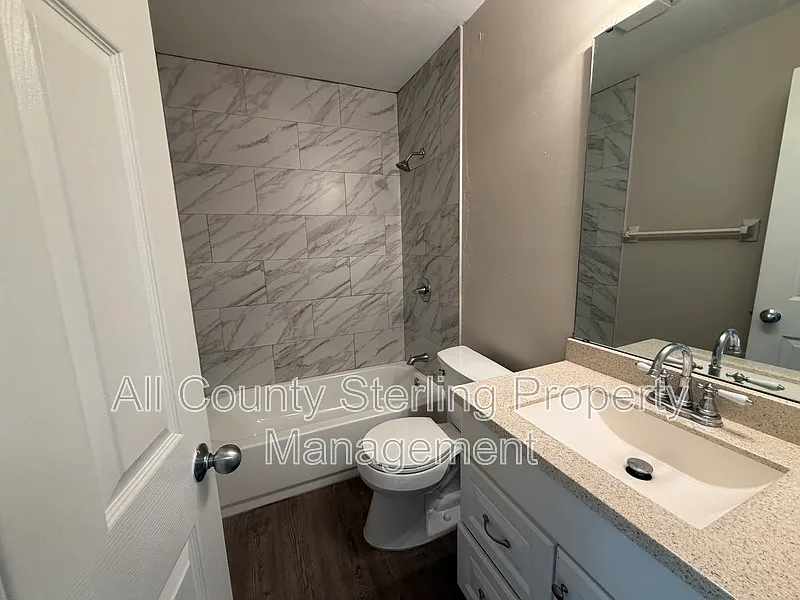 Building Photo - 1718 SW 69th Ter #C
