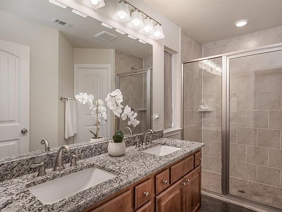 3rd image of 507 Highland Blvd