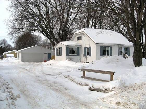 1st image of 214 Willow Ave