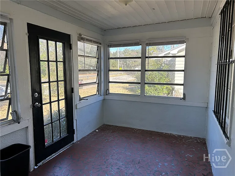 3715 Skidaway Rd — Photo 5