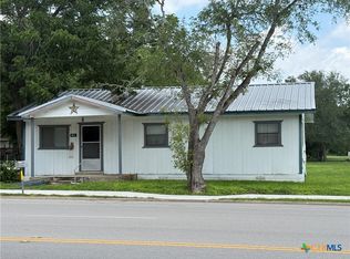 603 E North Main St, Flatonia, TX 78941