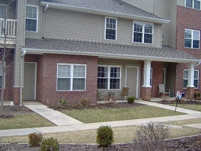1st image of 11217 Oakwood Dr #52