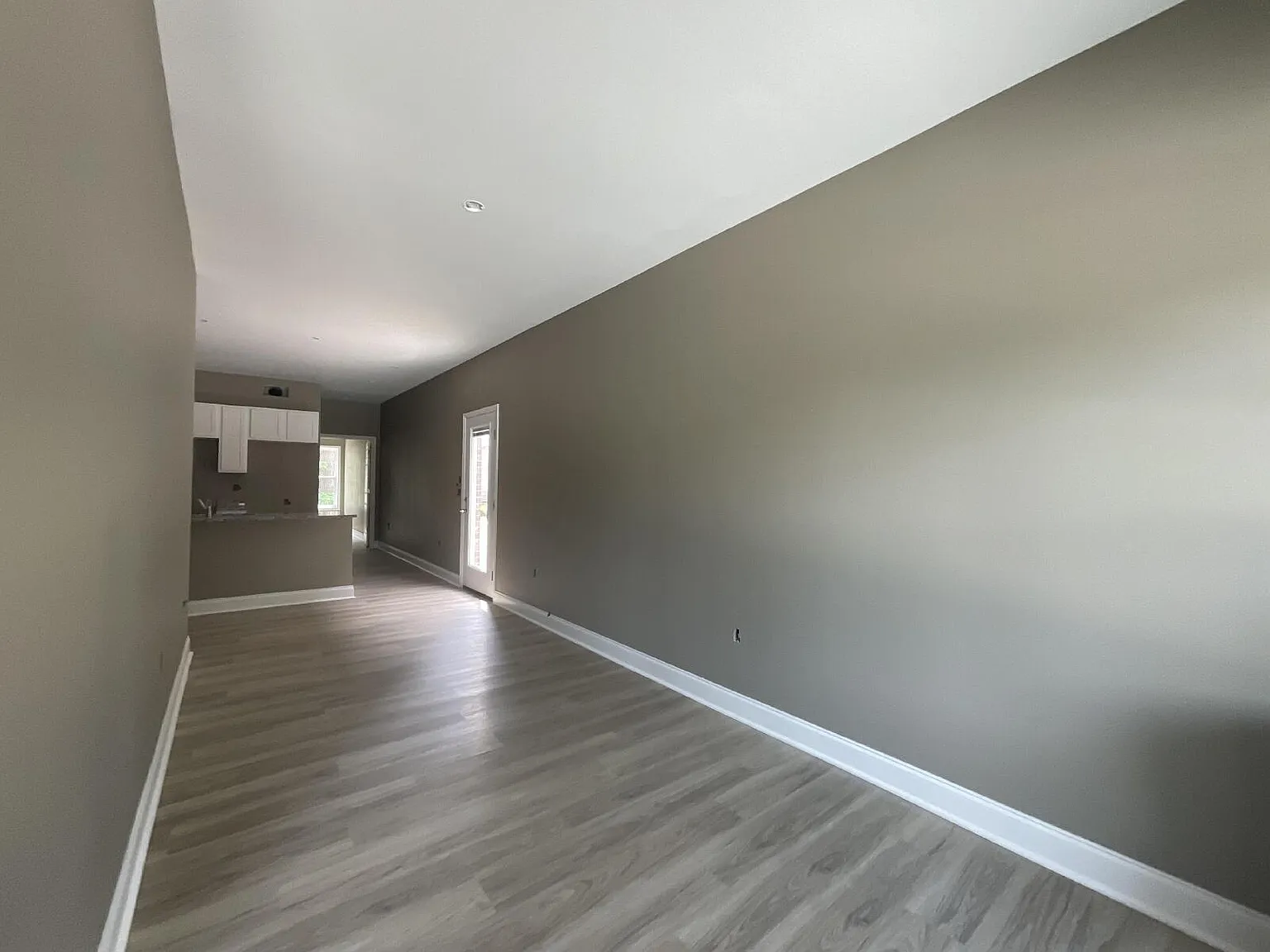 3 bed, 3.0 bath, $1,500 — Photo 4