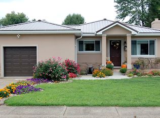1319 W 13th St, Nitro, WV 25143