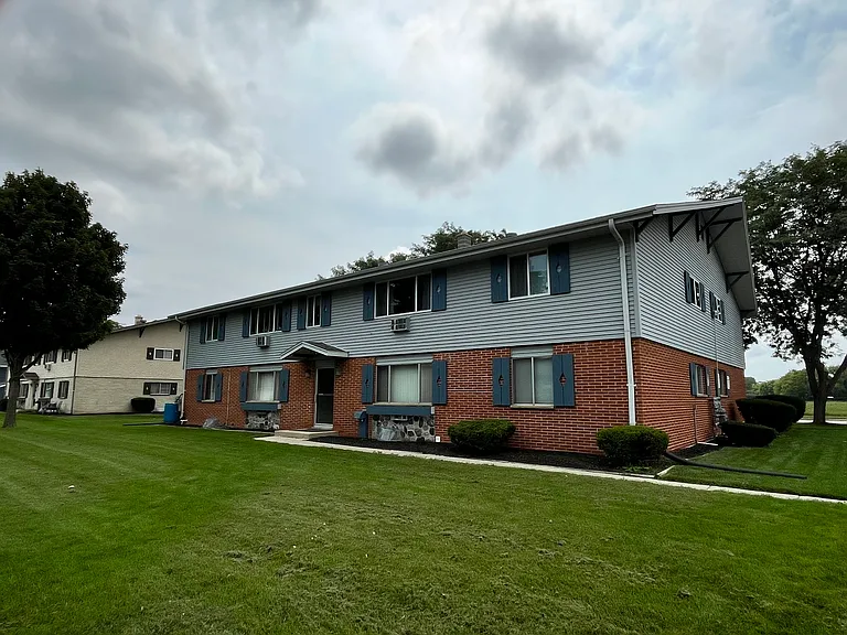 650 E Lincoln Ave — Photo 3