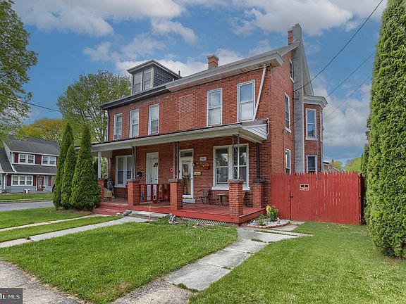 2nd image of 1003 E Lehman St