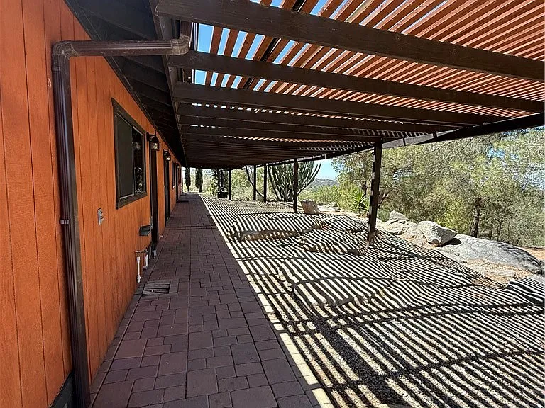 27258 Kiavo Dr — Photo 40