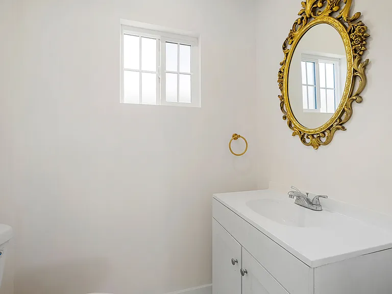 6607 Riverton Ave — Photo 23