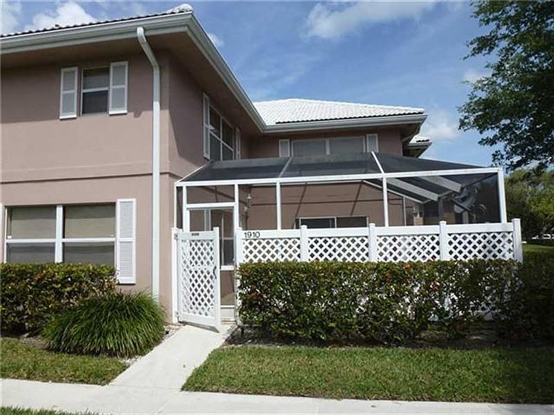 1st image of 1910 Stratford Way