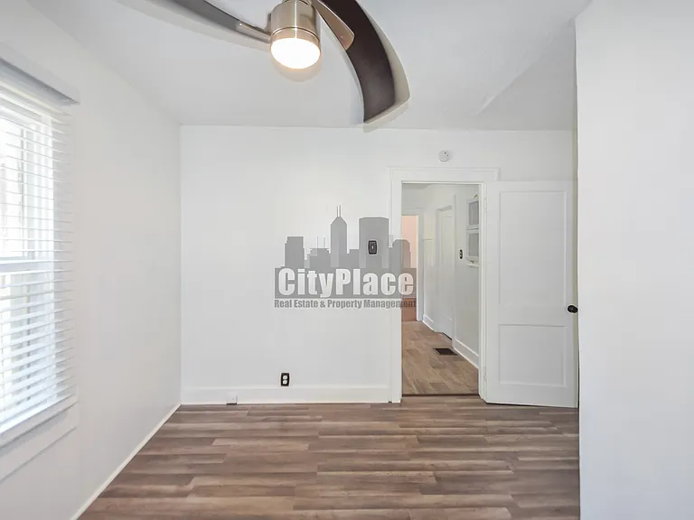 810 N Gladstone Ave — Photo 12