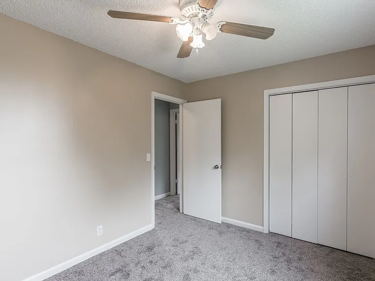 5216 Roxborough Dr — Photo 16