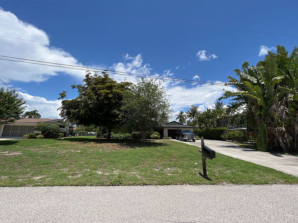 1st image of 611 Bayside Dr