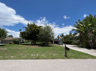 611 Bayside Dr, Fort Myers, FL 33919