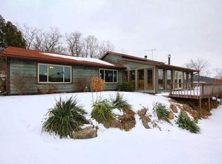 9386 Dunlap Hollow Rd, Mazomanie, WI 53560